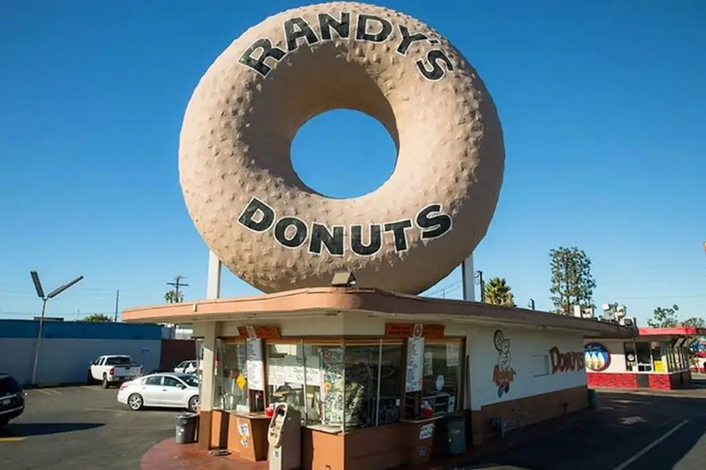 [Update] Not One, But SEVEN Randy's Donuts planned for Las Vegas