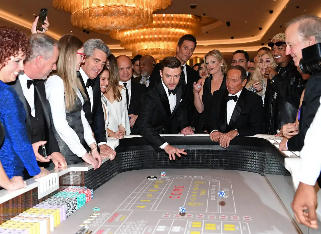 FONTAINEBLEAU LAS VEGAS MAKES HISTORIC GLOBAL DEBUT, USHERING IN NEW ERA OF GLAMOUR AND LUXURY ON THE STRIP